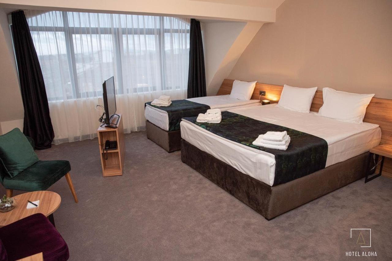 Hotel Aloha Ni Екстериор снимка