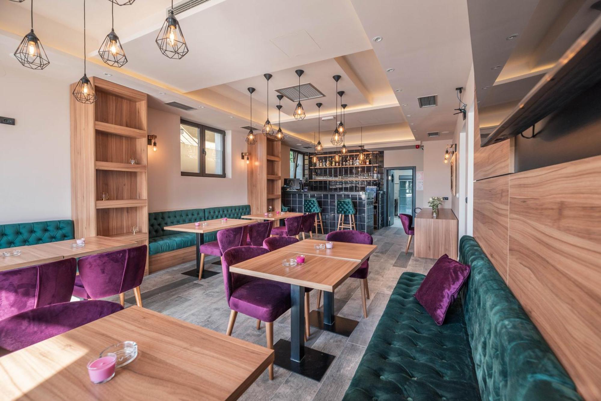 Hotel Aloha Ni Екстериор снимка