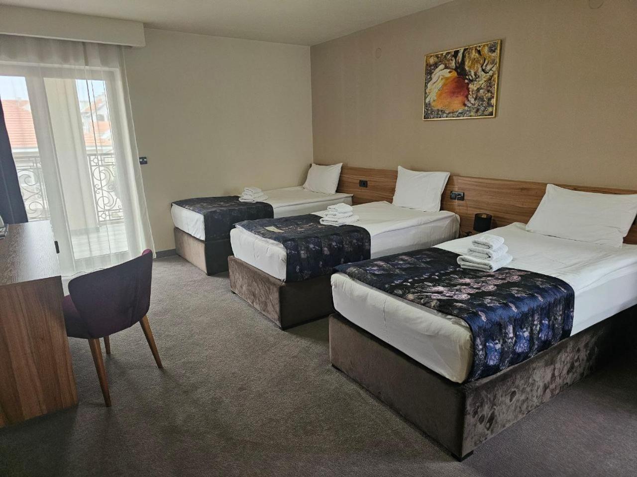 Hotel Aloha Ni Екстериор снимка