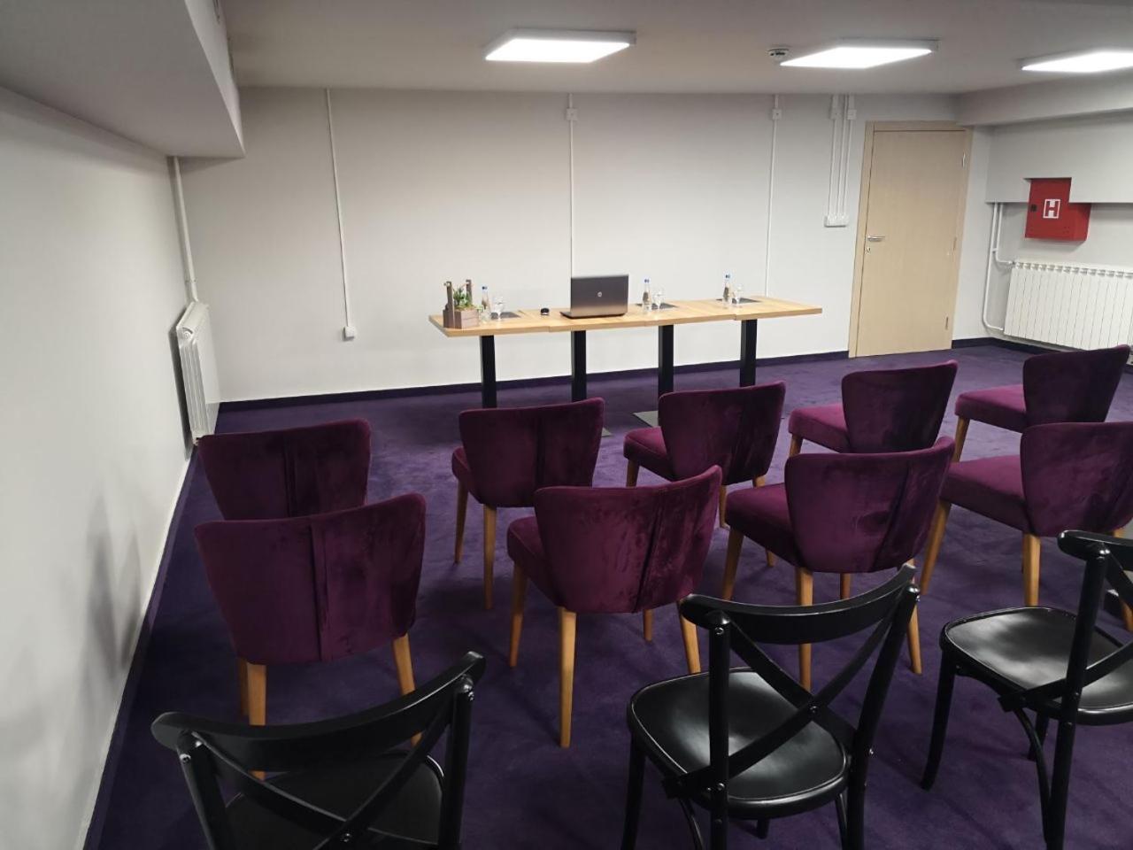 Hotel Aloha Ni Екстериор снимка