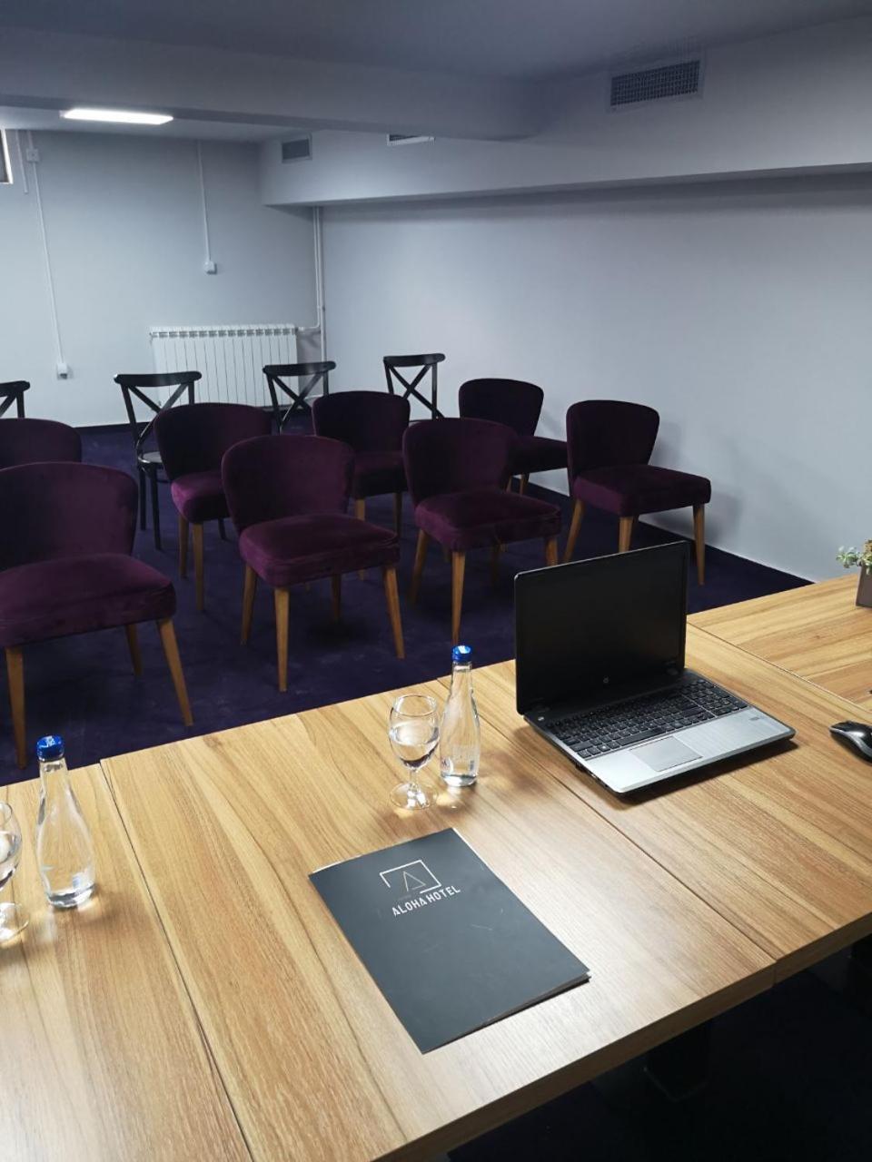 Hotel Aloha Ni Екстериор снимка