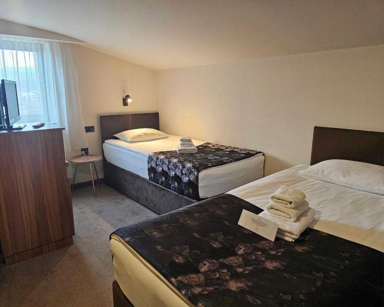 Hotel Aloha Ni Екстериор снимка