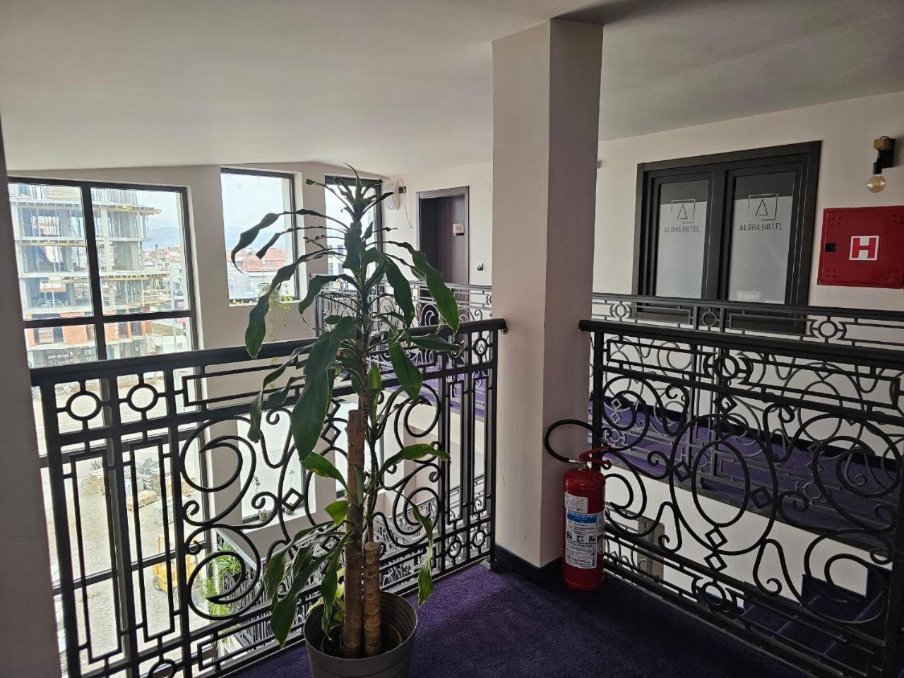 Hotel Aloha Ni Екстериор снимка