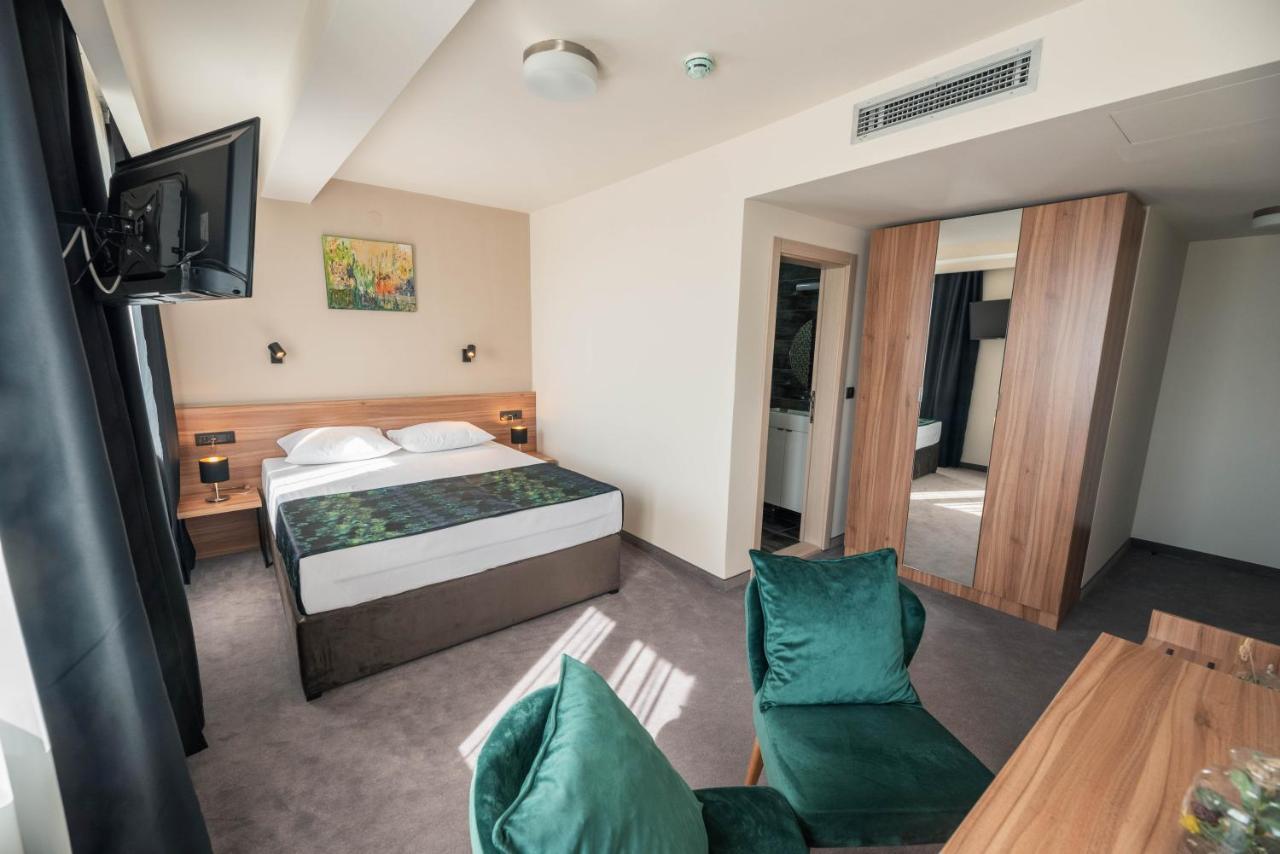 Hotel Aloha Ni Екстериор снимка
