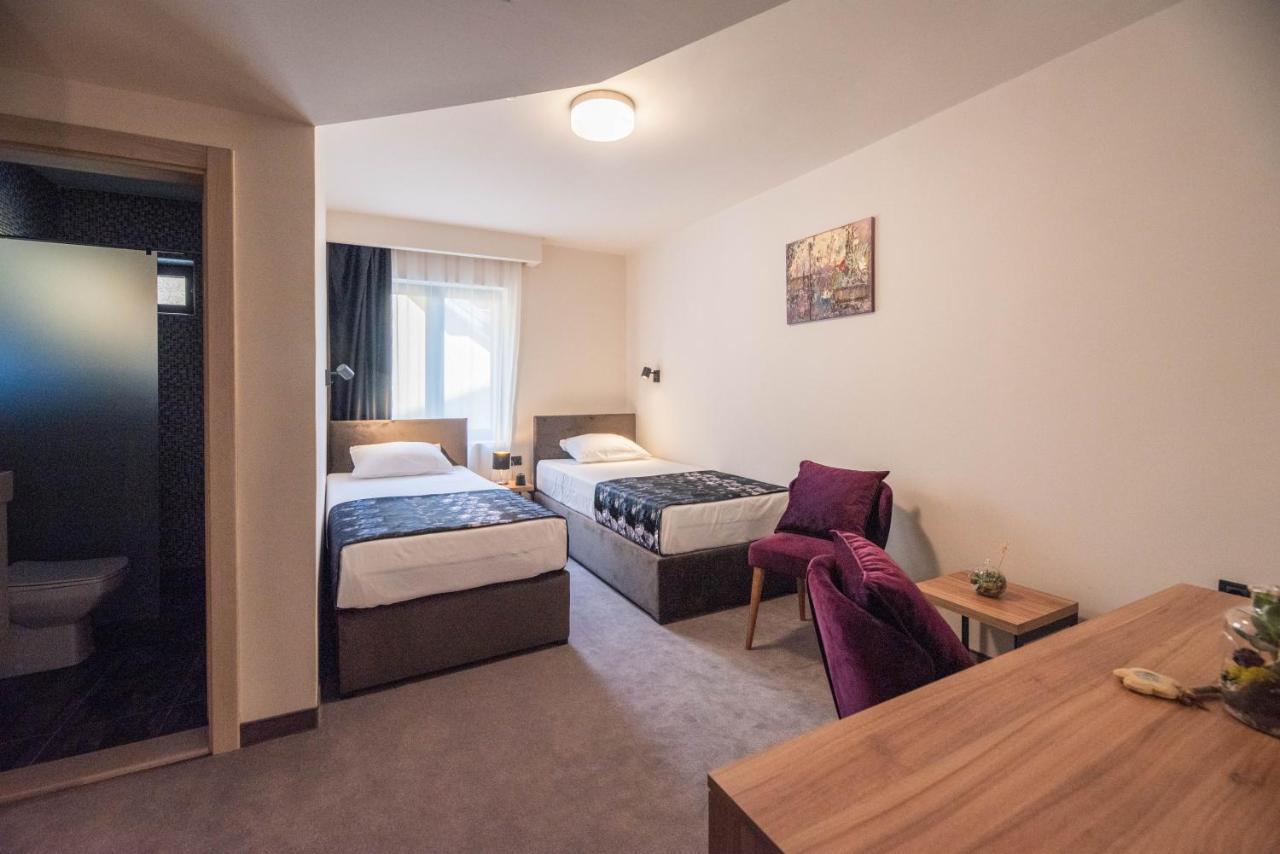 Hotel Aloha Ni Екстериор снимка